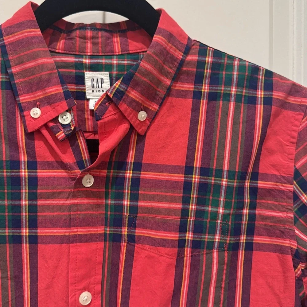 GAP Boys XXL Red Button Down Shirt Classic Plaid Design